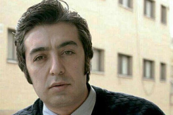پَسوُرد تبلتش را فهمیده بود بابا، دَردا که راز پنهان خواهد شد آشکارا/نقیضه