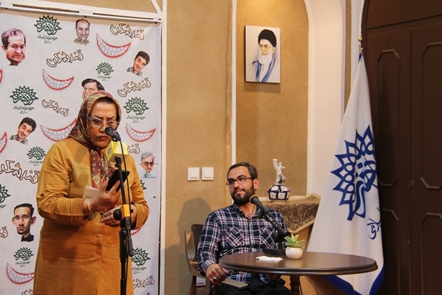 بیستمین محفل طنز قندشکن یزد با موضوع زبان فارسی برگزار شد