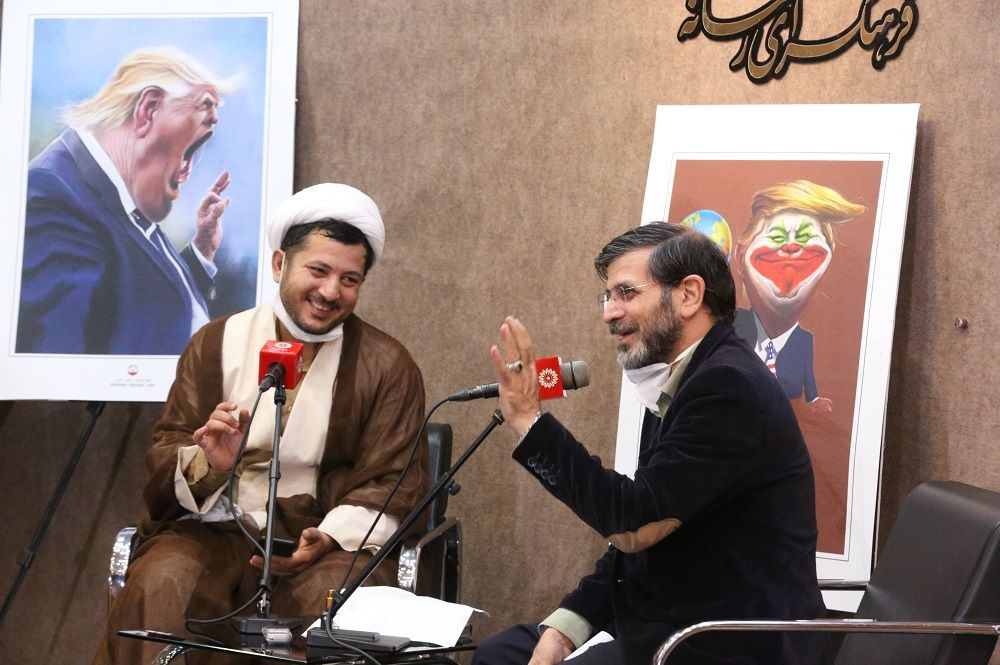 شب شعر طنز ترامپیت3 با حضور طنزپردازان برگزار شد + تصاویر